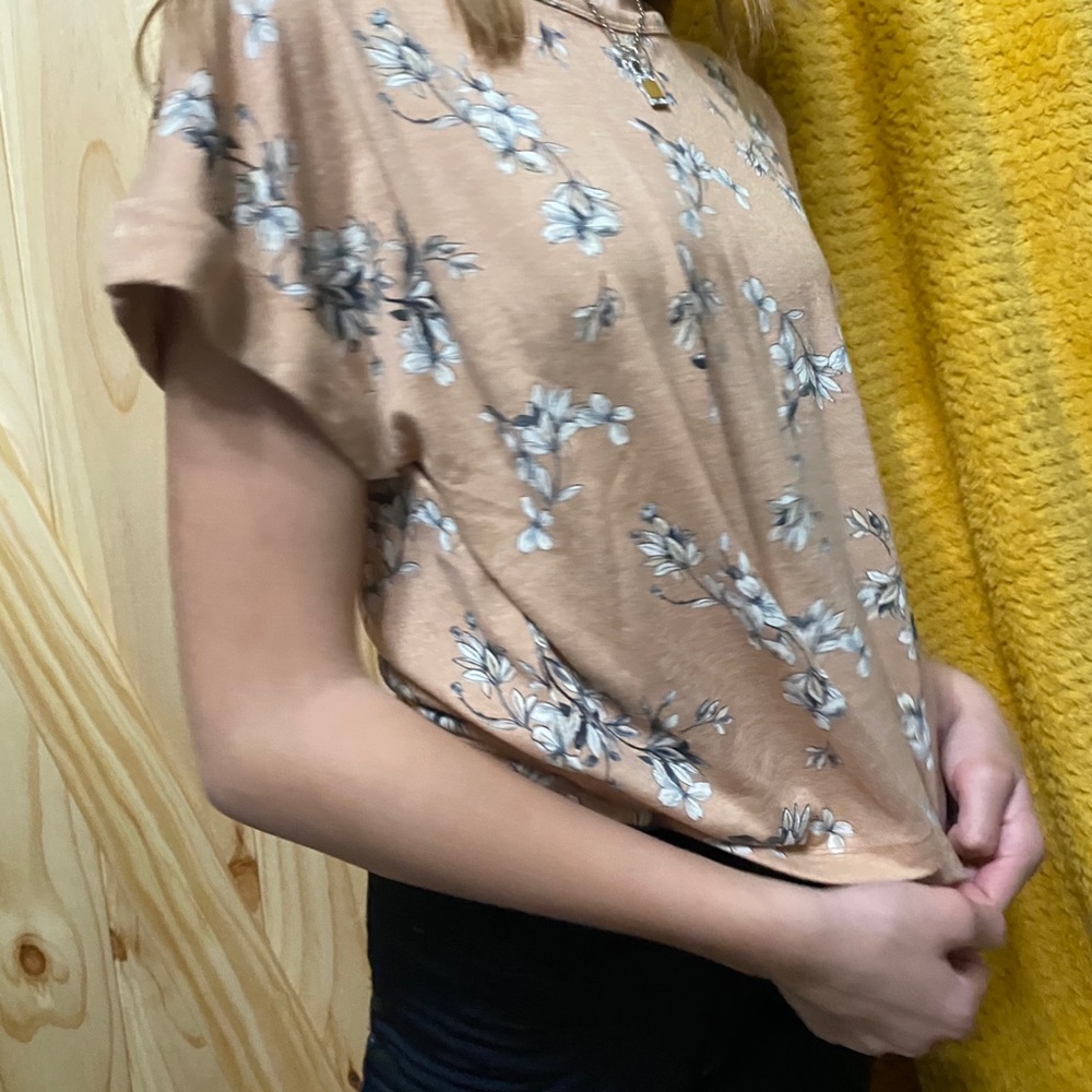 Floral top - Picture 9 of 9